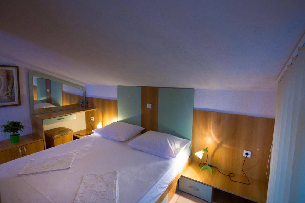 Apartmani Fuza Rab Супетарска-Драга Экстерьер фото