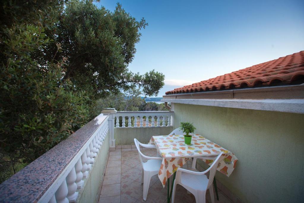 Apartmani Fuza Rab Супетарска-Драга Экстерьер фото