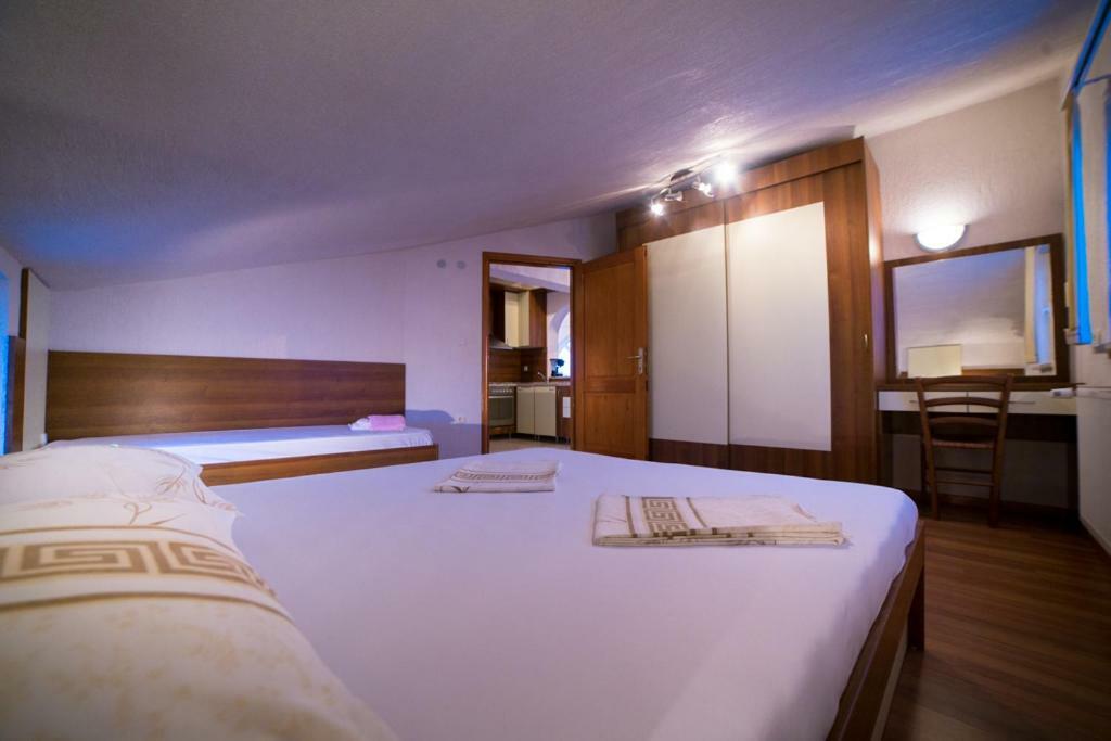 Apartmani Fuza Rab Супетарска-Драга Экстерьер фото