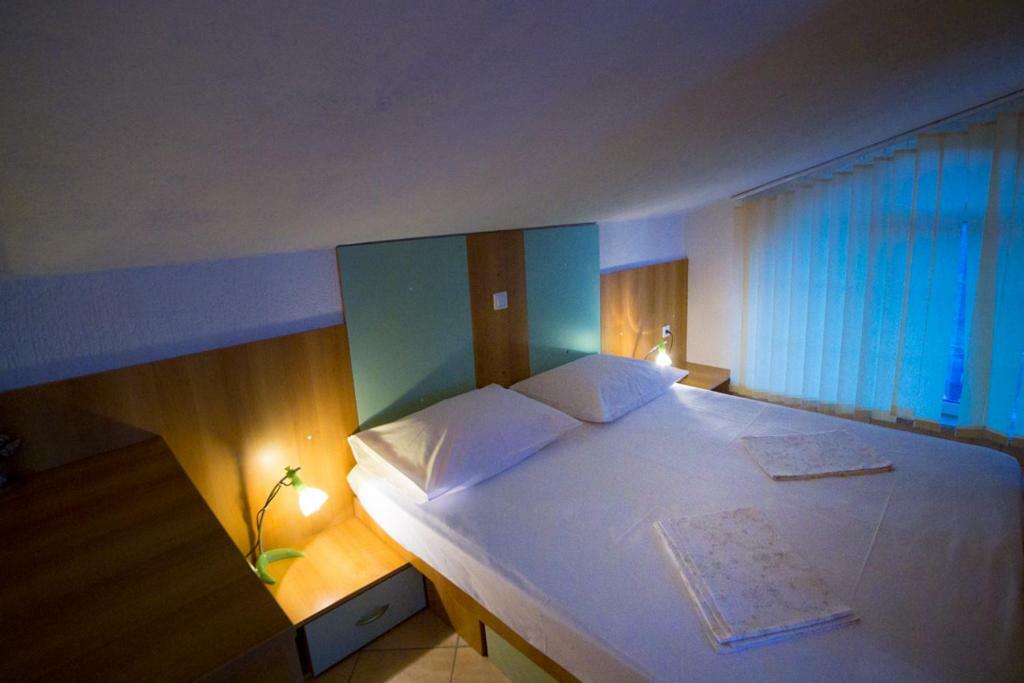 Apartmani Fuza Rab Супетарска-Драга Экстерьер фото